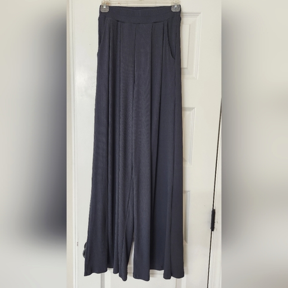 Ribbed Wide Leg Pants + Long Sleeve Top SET. Pocketed & Pleated pants.Like New - Picture 3 of 10